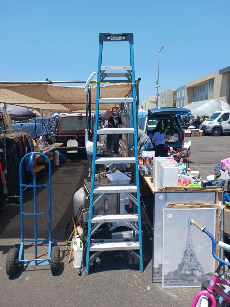 8 Foot Fiberglass Ladder