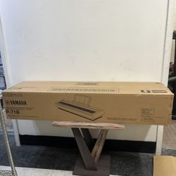 YAMAHA P71 88-Key Weighted Action Digital Piano with Sustain Pedal and Power Supply (Amazon-Exclusive)