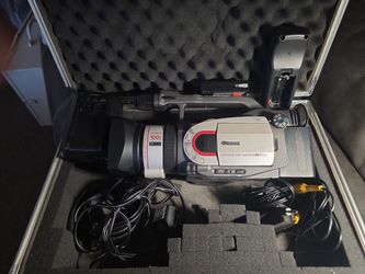 3CCD DIGITAL VIDEO CAMCORDER