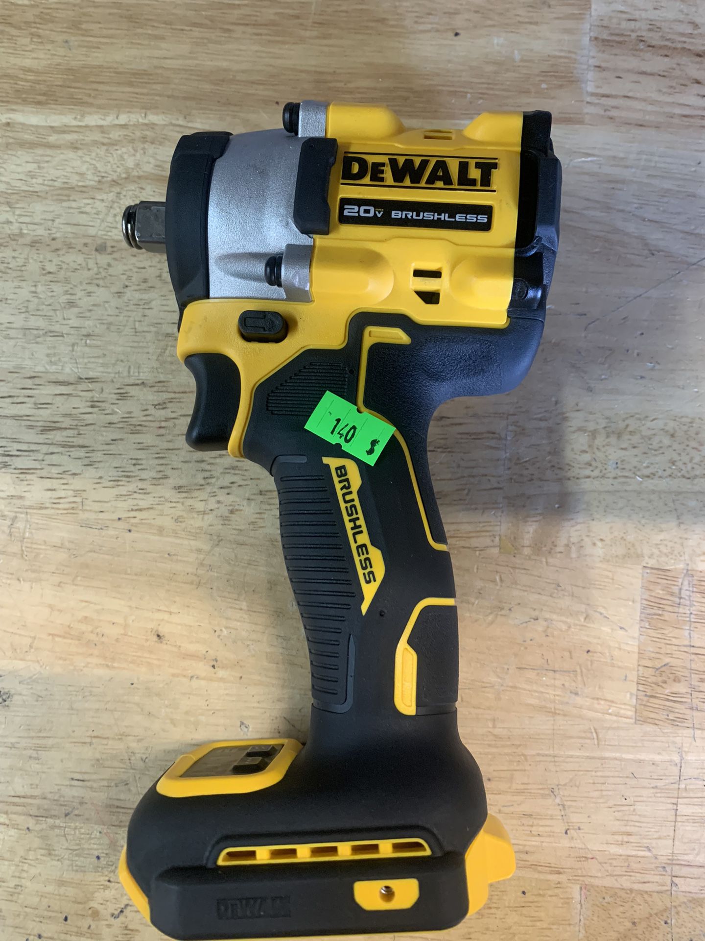 Dewalt 20V Lithium-Ion Cordless Compact 1/2 in. Impact Wrench