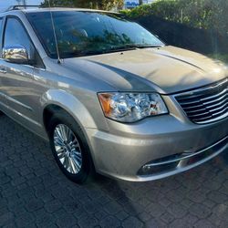 2015 Chrysler Town & Country