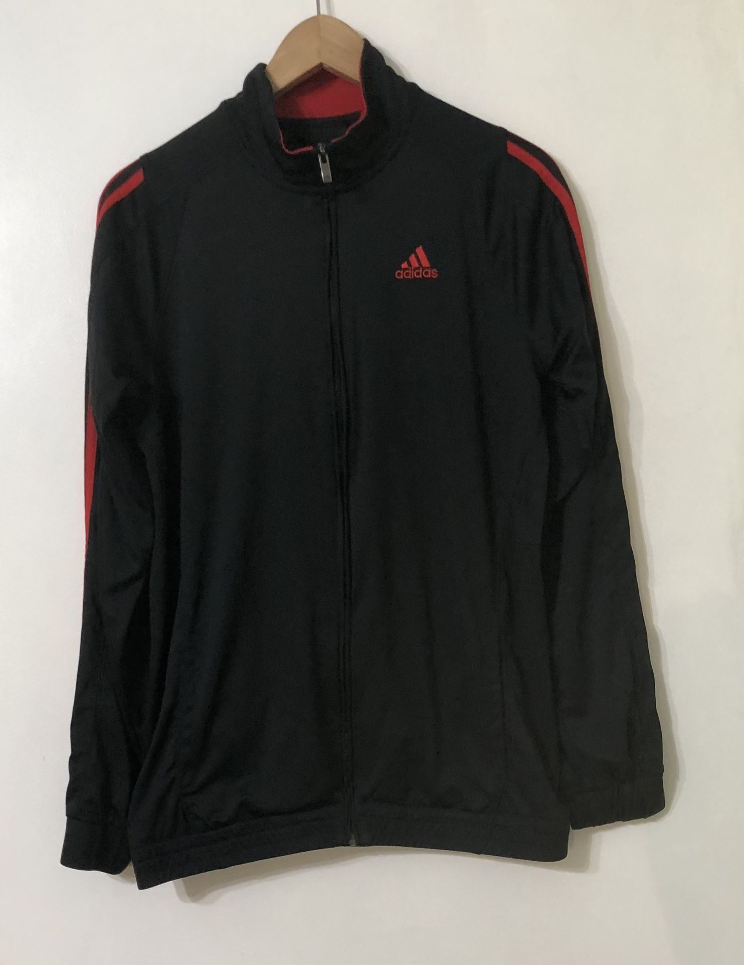Adidas Black and Red Windbreaker with Sporty Design.XL/XG18