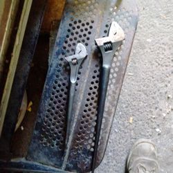 Spud Wrenches 
