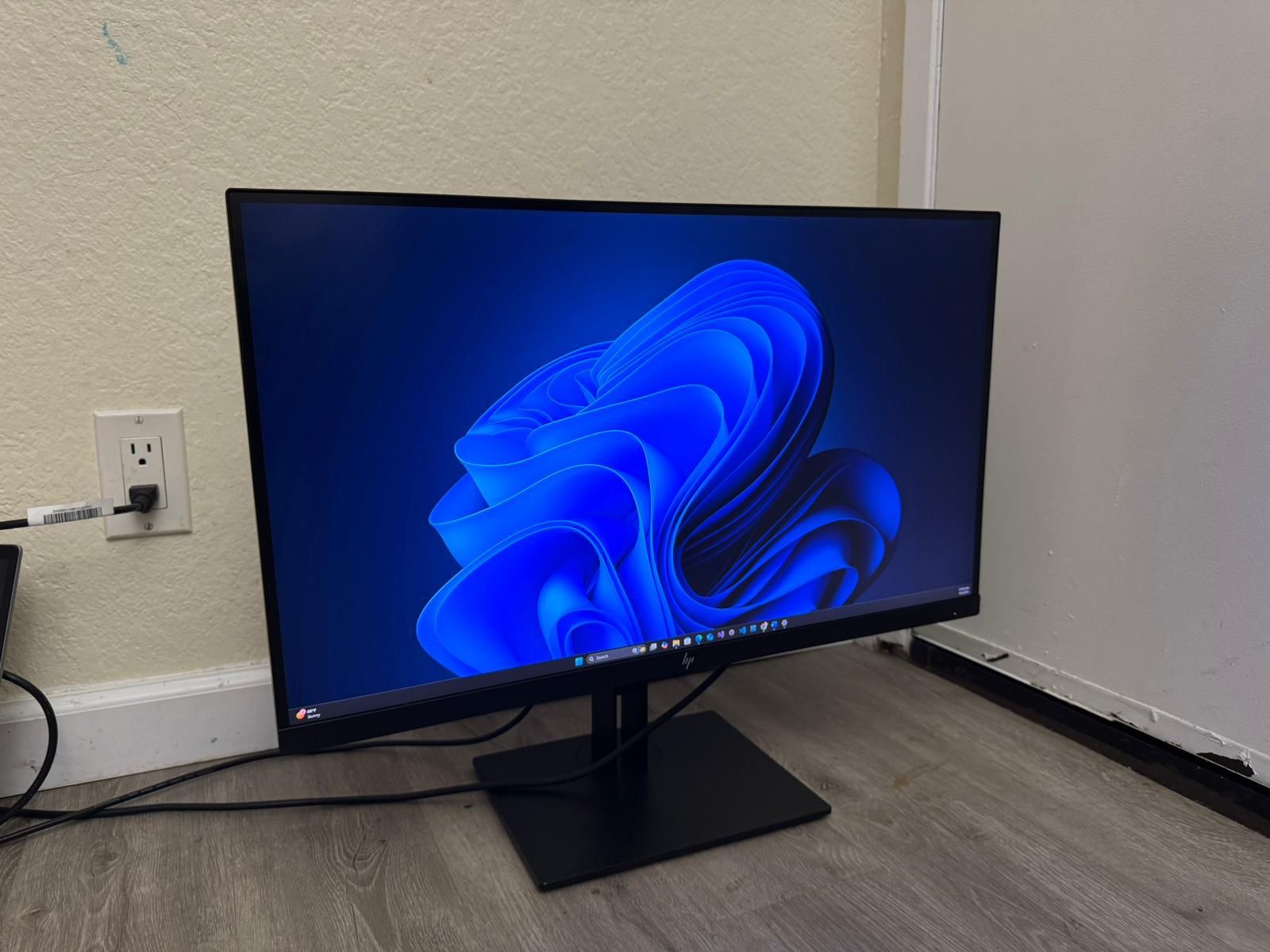 HP Z27n 27-inch Wide Monitor - Excellent Condition (Like New)