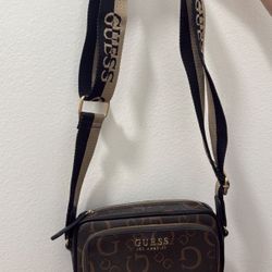 Guess purse 