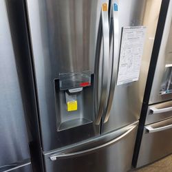 LG 28cu.ft 3-Door French Door Refrigerator