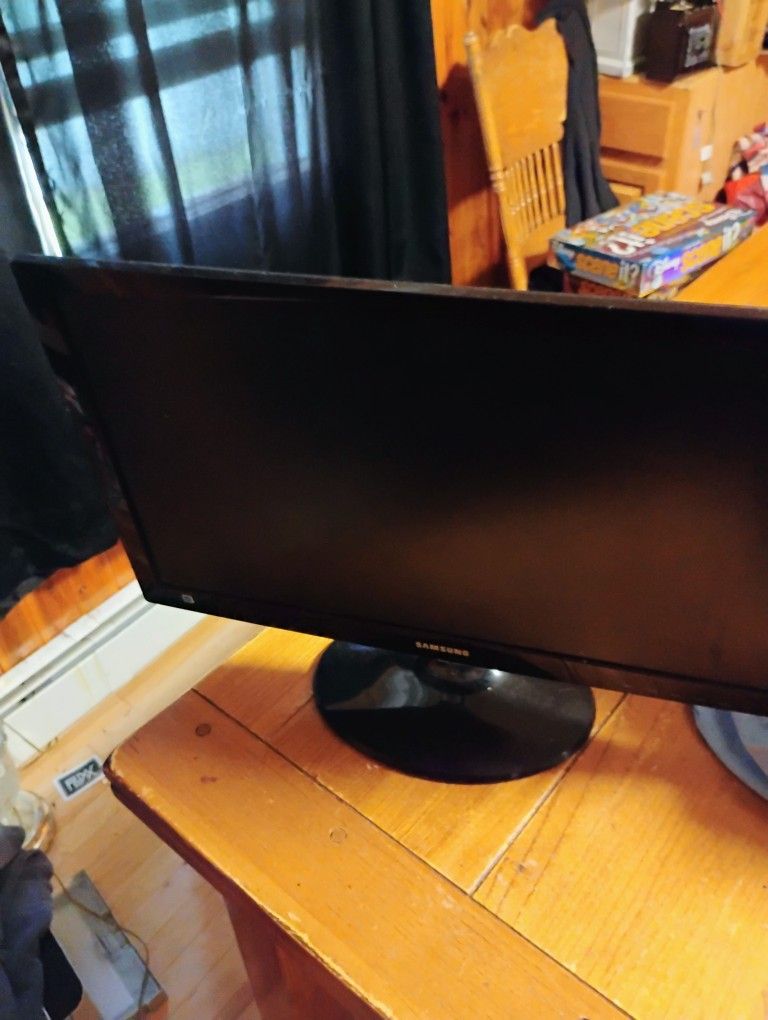Samsung Computer Monitor