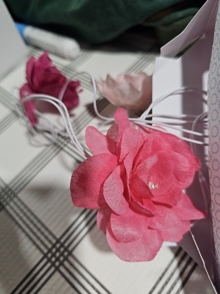 Never used 8ft light flower garland