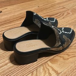 Crown Vintage Heels Size 8