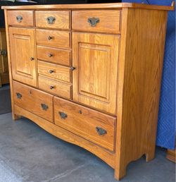 Oak 7 Drawer 2 Cubby Mule Chest Dresser