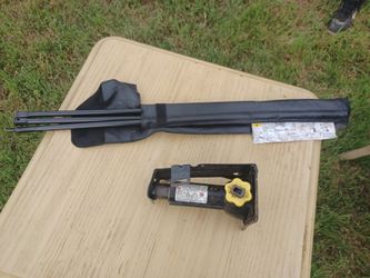 emergency spare tire jack and tool kit - 07 escalade - Used