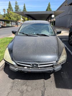 Honda Accord Sedan — Damaged / Parts Car