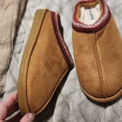 New Size 7 Women's Slip On Shoes