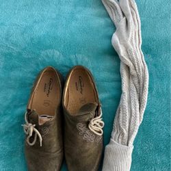 Men’s Festival Lederhosen shoes for Octoberfest size 10.5 with socks.   Worn only twice.