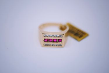 14 K cluster diamond and Ruby ring