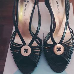 Ladies Dani Black Heels Size 6.5