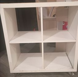 Cube storage shelf