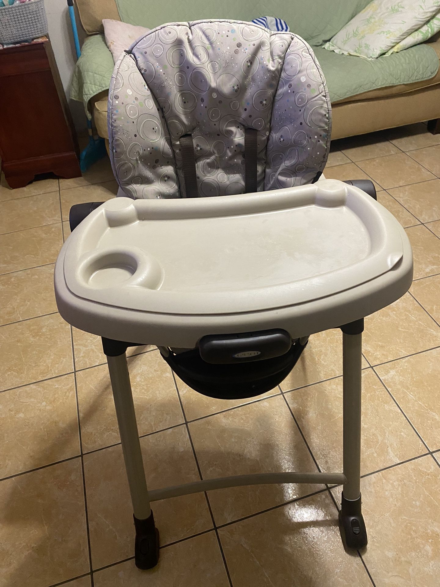 High chair 