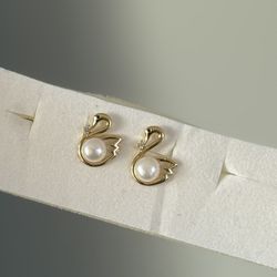 Swan Freshwater Pearl Earrings