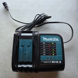 Makita Charger