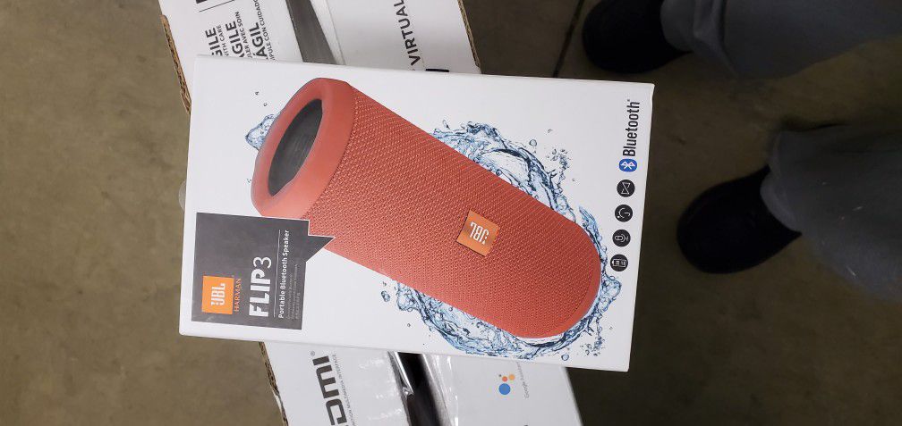 JBL Flip 3 Bluetooth speaker