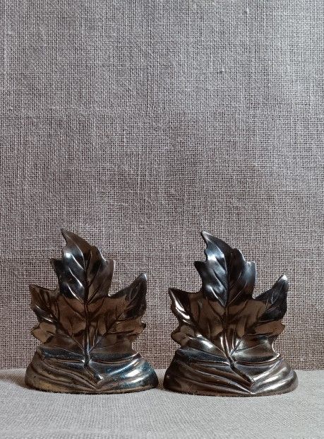 Vintage Maple Leaf Bookend Set, Hand Cast Metal Bookends, 6.5" Pair Metal Bookends