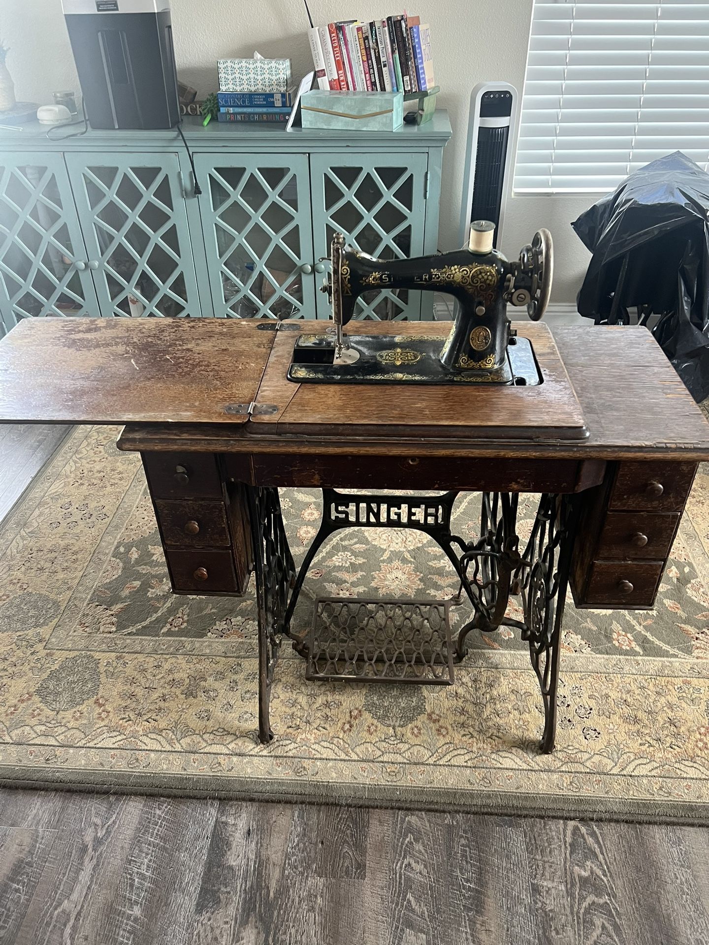 SINGER SEWING MACHINE