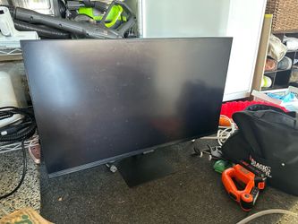 32” 4K computer monitor (Samsung)