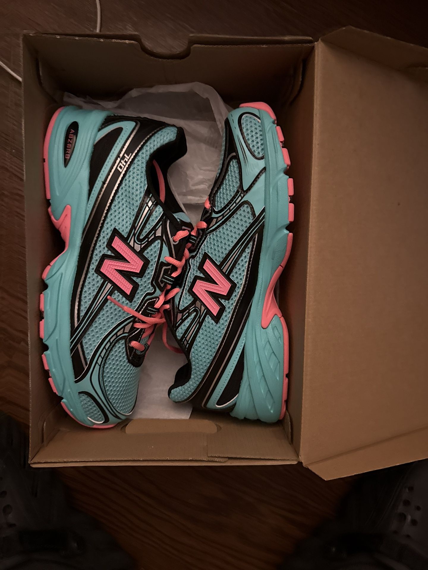 New Balance Sneakers 