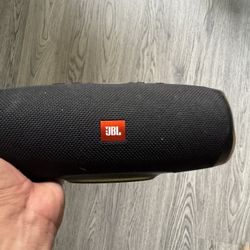 JBL Charge 4