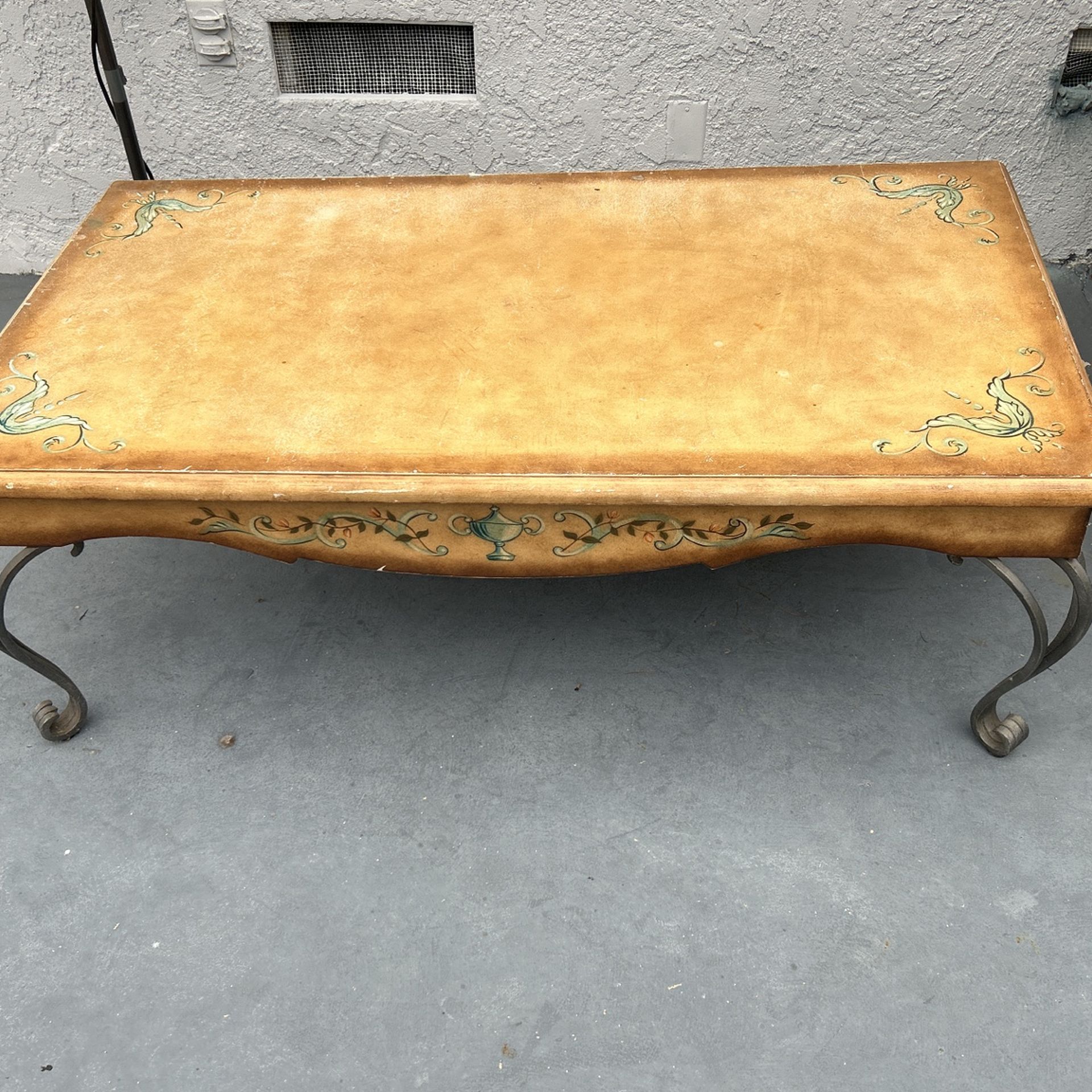 Vintage Coffee Table 50x28x18 Need Some Facelift, If Interested In RestoringMetal Kegs