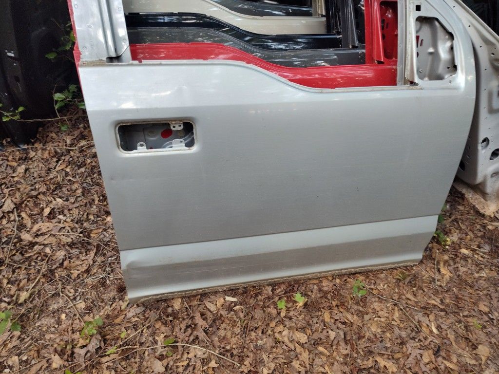 Right Hand Front For 17 To 23 Ford OEM Part