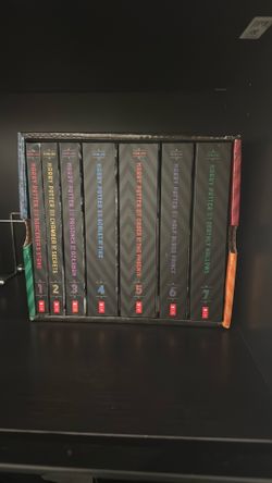 7-volume set of the Harry Potter by Scholastic