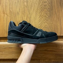 Louis Vuitton Low Top Sneaker Black Size 8