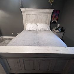 Queen Bedroom Set