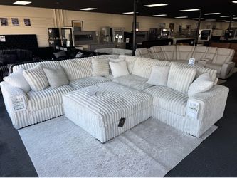 3PC Stupendous Sectional. 🚚WE DELIVER🚚