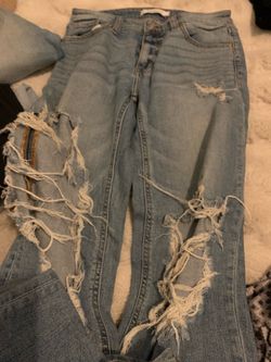 Ripped Light wash jeans