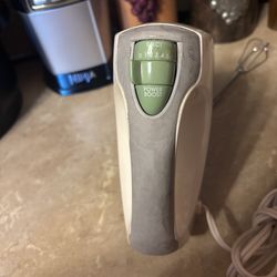 Nice Black & Decker Hand Mixer