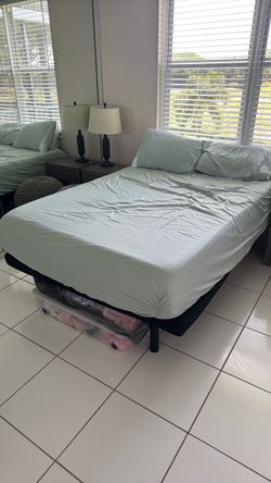 Adjustable queen size frame