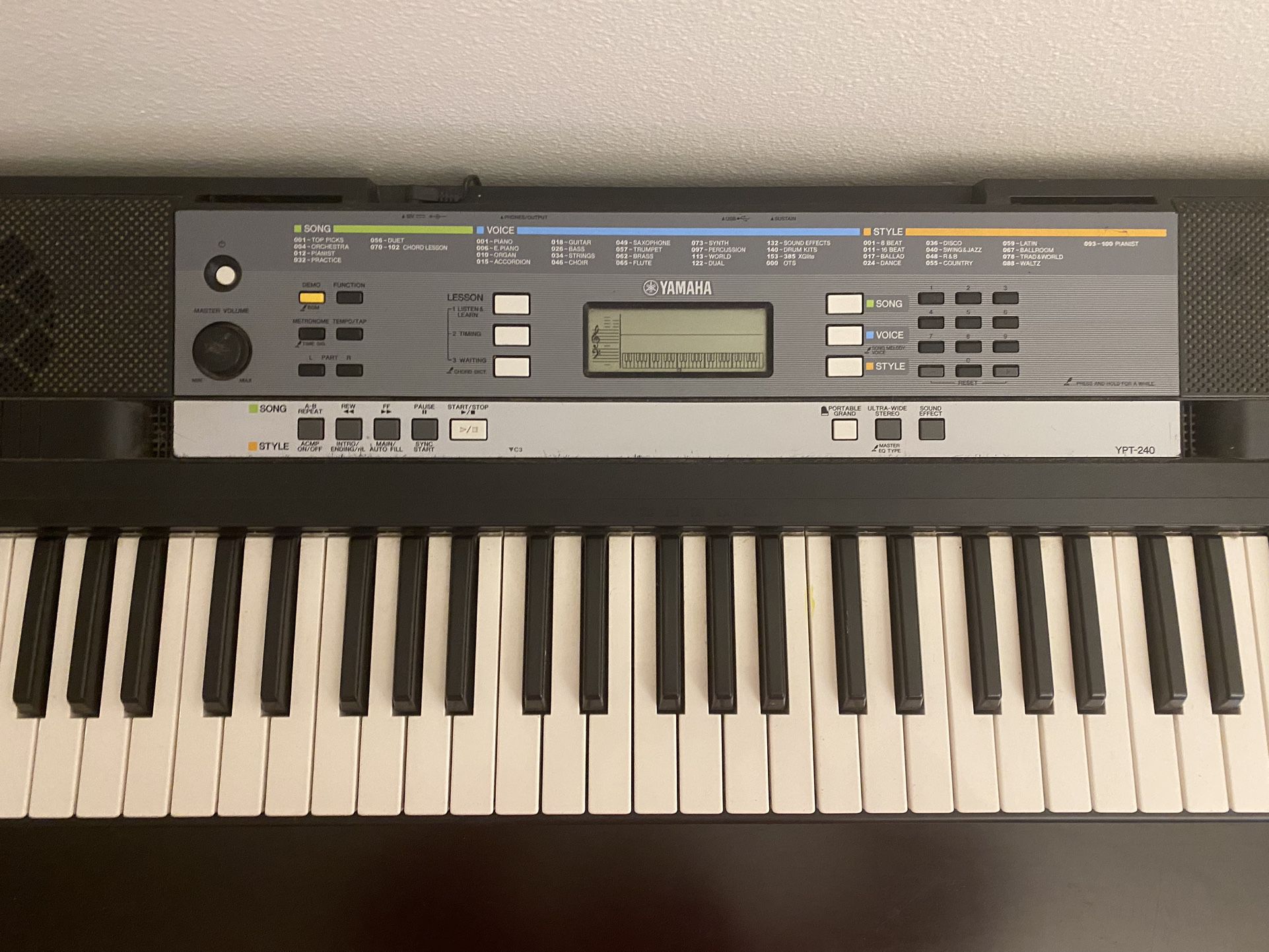 Yamaha piano YPT 240