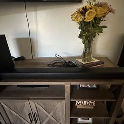 Insignia 2.1 Soundbar And subwoofer 