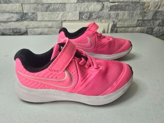 Girl's nike running shoes