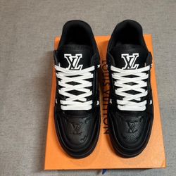 LV Trainers Size 9 Box Receipt Dm Free Shipping
