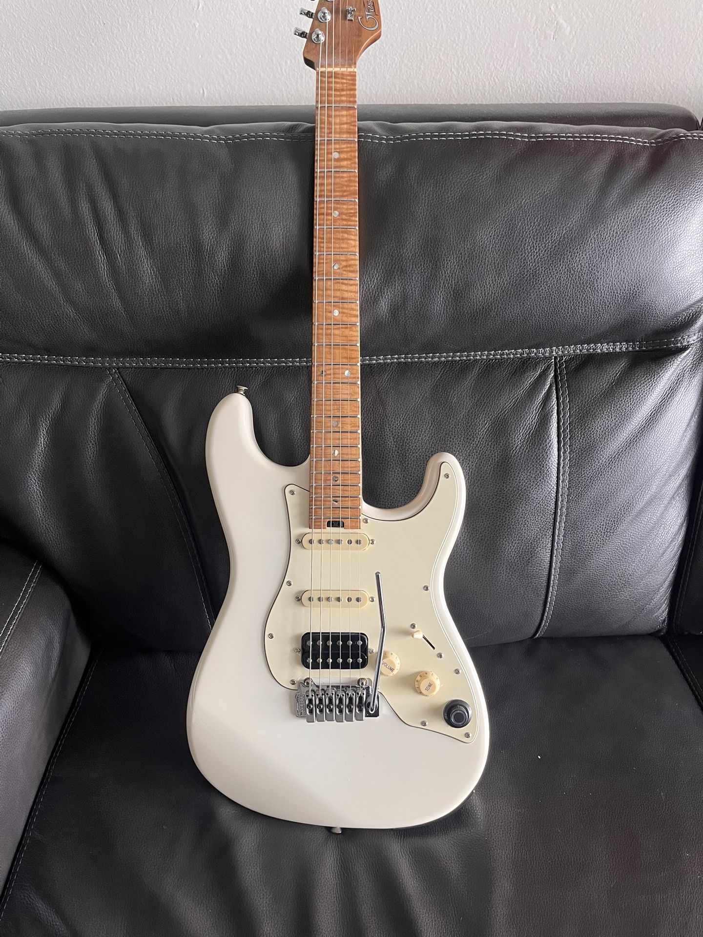 Electric guitar GTRS P801 Flame Maple Neck