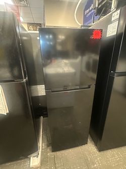 Seasons Apartment Size Refrigerator