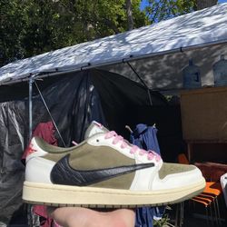 Jordan 1 Travis Scott Medium Olive