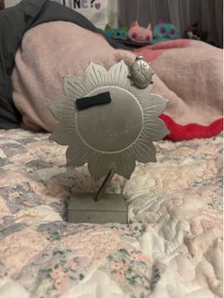 Magnetic photo frame