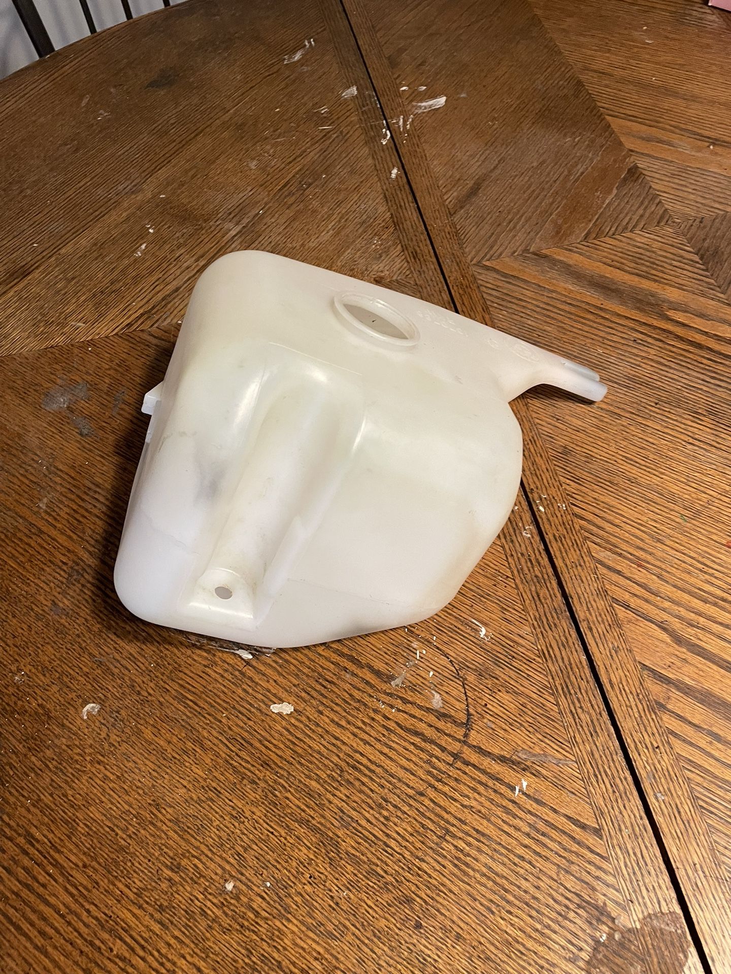 E30 Windshield Wiper Reservoir 