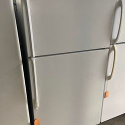 Rlpool Top Freezer Refrigerator White