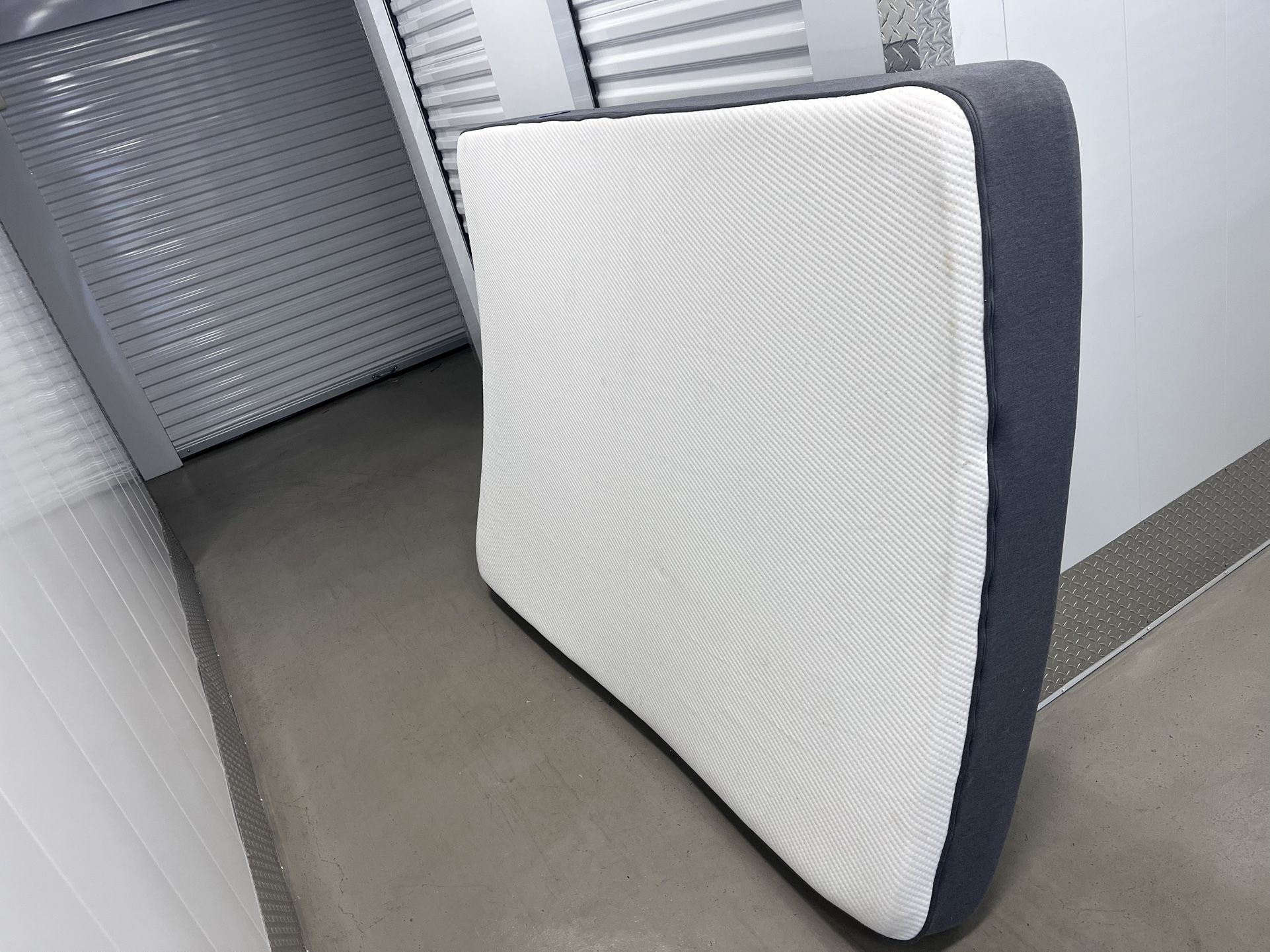 2 Casper Beds